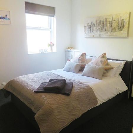Entire 2 Bed Ground Floor Apartment Central But Quiet Newmarket  Bagian luar foto