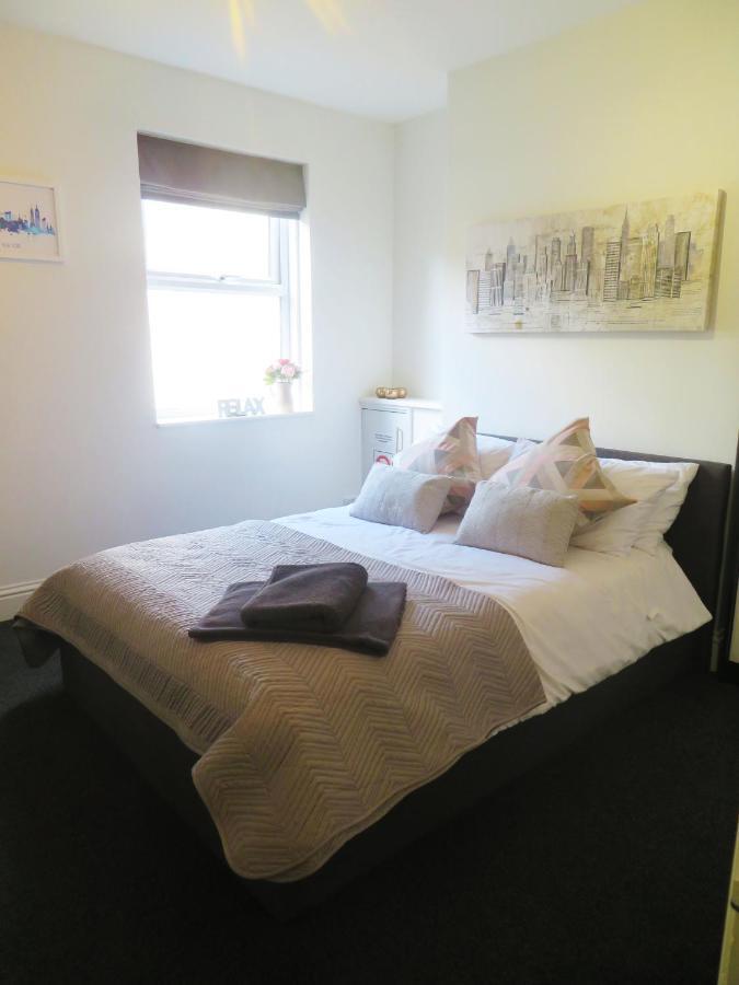 Entire 2 Bed Ground Floor Apartment Central But Quiet Newmarket  Bagian luar foto