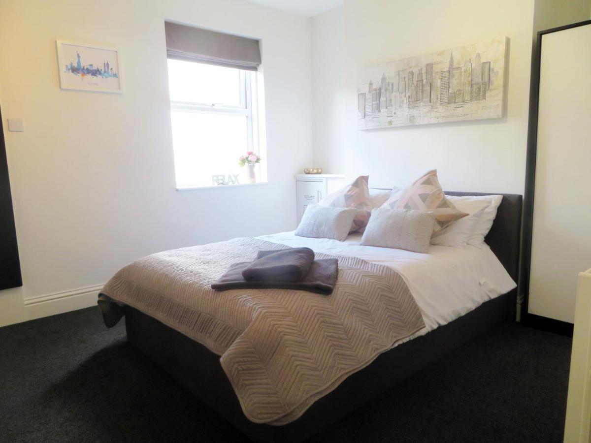 Entire 2 Bed Ground Floor Apartment Central But Quiet Newmarket  Bagian luar foto